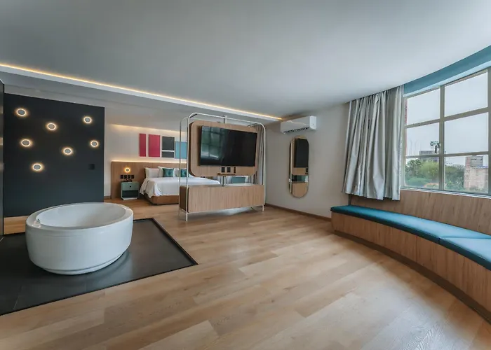 Hotel By Kavia